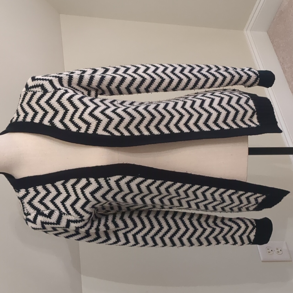 Black/White Open Cardigan Sweater; Size XS